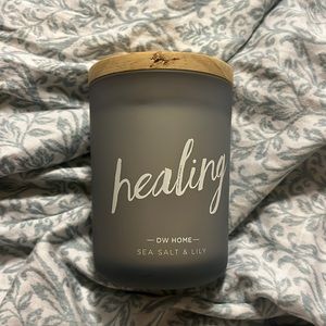 Never burned, healing candle. Sea salt and lily scent